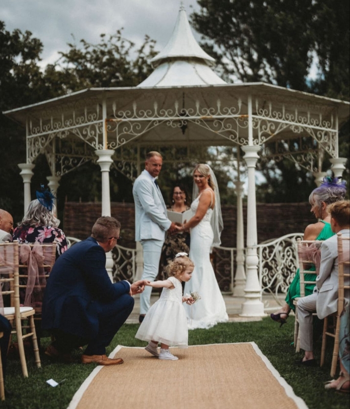 Gallery image 10: amanda-wheal-celebrant