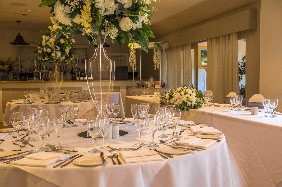 Gallery image 1: rivenhall-oaks