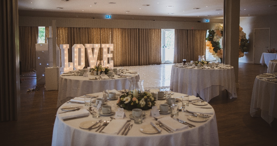 Image 2: Rivenhall Oaks