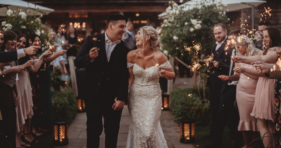 Image 3: Houchins Wedding Venue