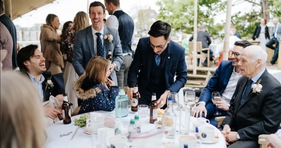 Image 3: Oliver Ward Magic