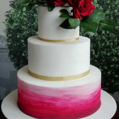 We talk to the lovely Gordon of Essex County Cakes about how to introduce colour into your wedding cake design