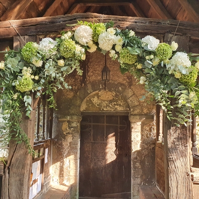 Alison White Wedding Flowers saves the day for wedding couple