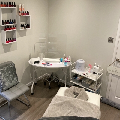 New salon pampering Essex brides-to-be