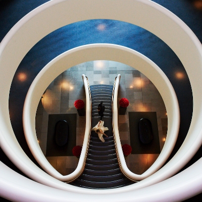 Discounted venue hire with Mercedes-Benz World Signature Wedding Show exhibitor