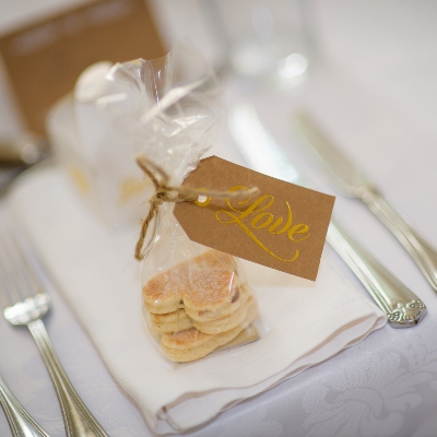 The ultimate guide to wedding favours