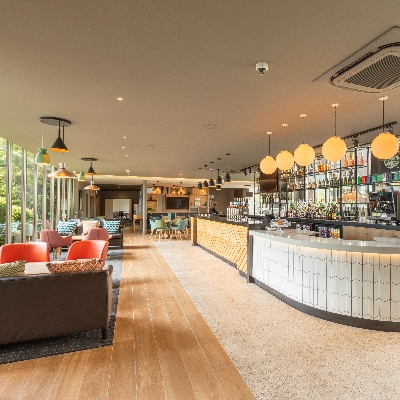 Holiday Inn Basildon unveils open lobby refurbishment