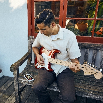 Grooms' News: A subscription to Fender Play is the perfect gift for a guitar-loving groom