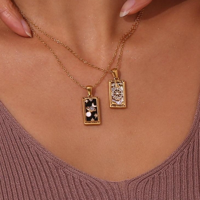 Nina Kane's Horoscope & Tarot Jewellery