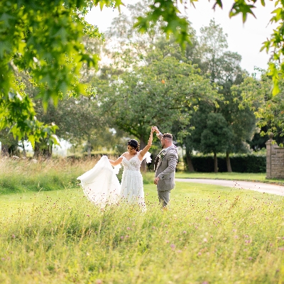 Wedding News: Find your big-day photographer at Mercedes-Benz World