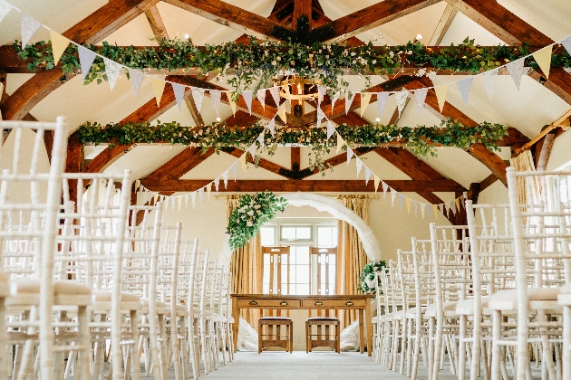 Essex wedding venue The Compasses at Pattiswick gives us its top wedding planning tips: Image 1
