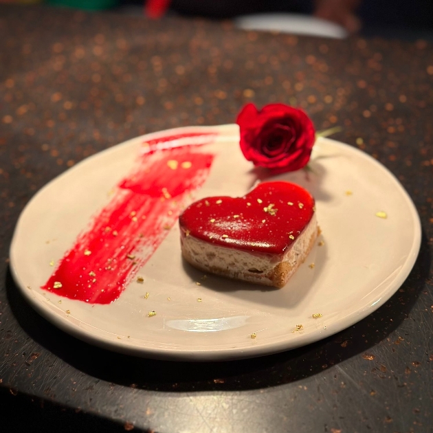 heart shaped mini cheesecake