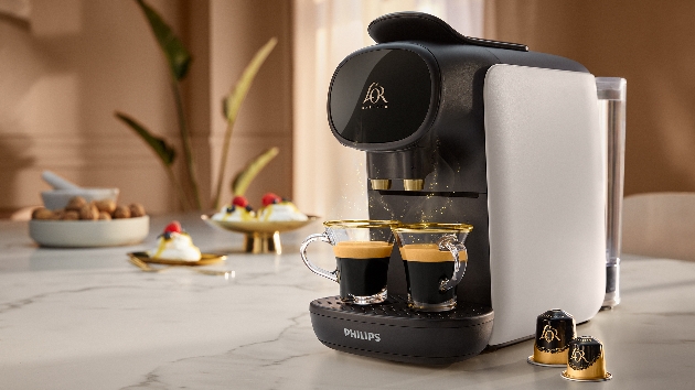 coffee machine in white with two cups