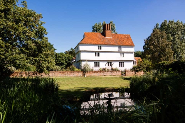 white manor house