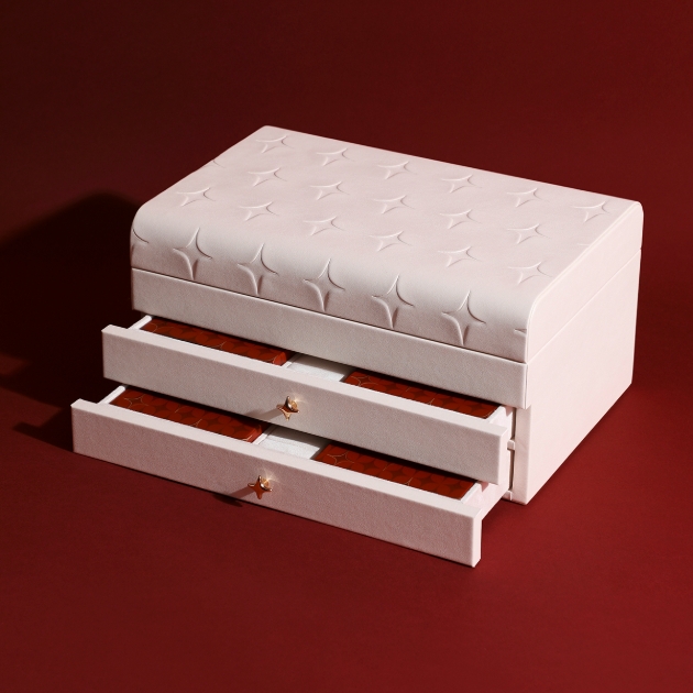 Astrid & Miyu’s white jewellery advent calendar