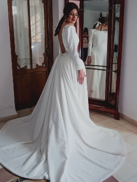 We asked Colchester-based bridal designer Bibiana Cabello about the bespoke wedding dress process: Image 1