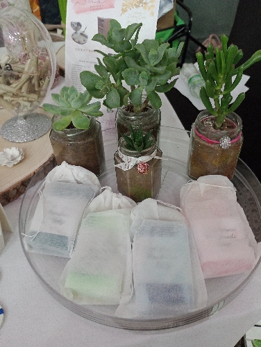 S.R.E Favours & Guestbooks